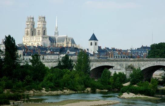 Orlans aan de Loire, met de kathedraal Sainte-Croix op de achtergrond