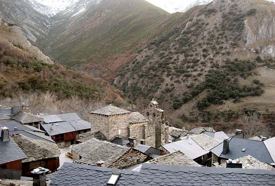 9de-eeuws kloosterkerkje in Pealba de Santiago