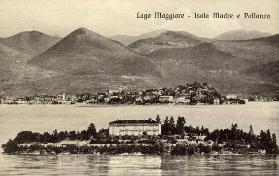 Lago Maggiore, een meer in het grensgebied van Itali en Zwitserland.