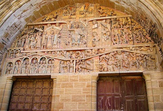 Het Laatste Oordeel. Romaans tympaan boven ingangsportaal. Conques, Ste-Foye abdijkerk