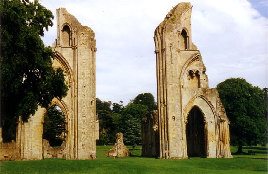 De ruïnes van de abdij van Glastonbury.