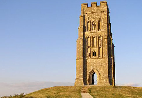 St.-Michaels Tower bovenop een heuvel bij Glastonbury