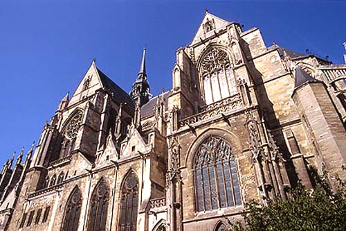 de gotische St. Quintinus-basiliek in Saint-Quentin.
