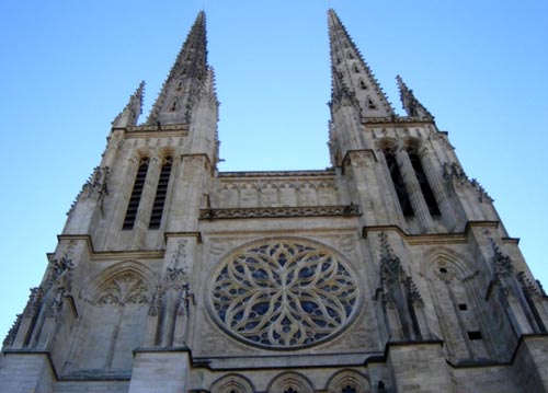 de voorgevel van de kathedraal Saint-André