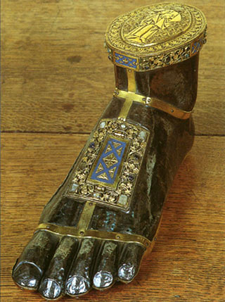 voetreliek in verguld zilver van St.-Jakob. 13de eeuw. Namen, Institut de Soeurs Notre-Dame, schat van de Priorij van Oignies