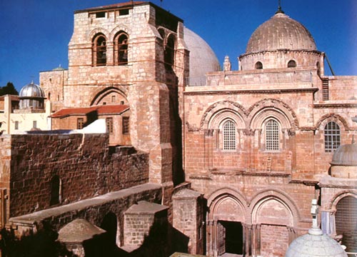 de voorgevel van de H. Grafkerk in Jeruzalem