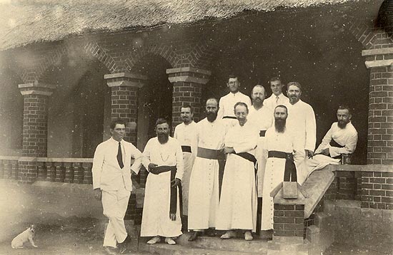 groepsfoto van de missionarissen in Bokakata