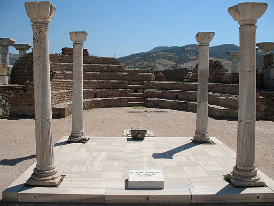 de resten van de Johannesbasiliek met het graf van de apostel en evangelist Johannes bij Efeze