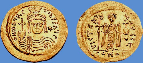 de Byzantijnse keizer Mauritius die het feest van Maria's Ontslapen vastlegde op 15 augustus. gouden muntstuk, 6de eeuw.